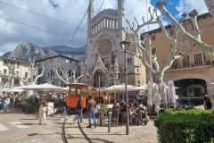 Soller Kościół Sant Bartomeu, zabytkowy tramwaj, Placa de Constiytutio