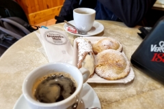 Genovesi z Erice ciastka polecone przez mieszkankę Trapani, Pasticceria Maria